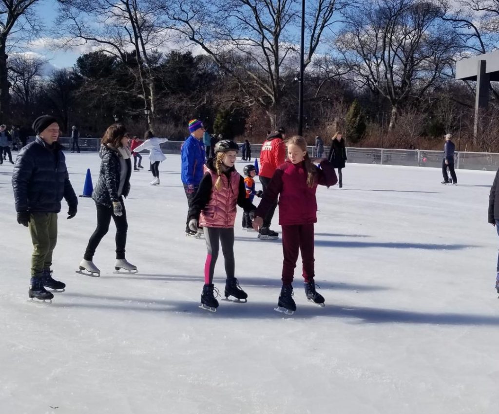 Stawiamy pierwsze kroki na łyżwach
