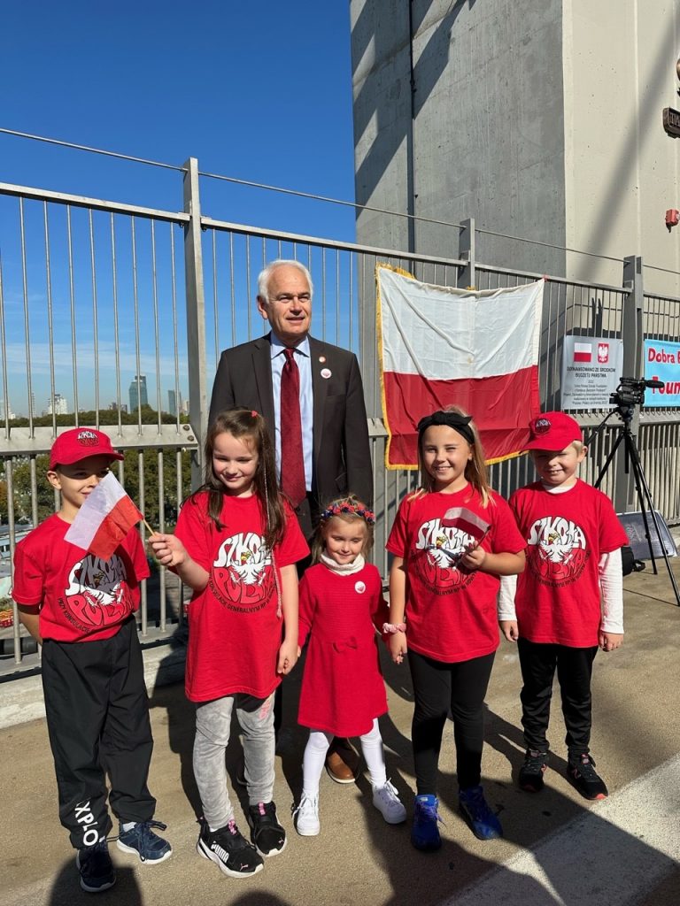 Odsłonięcie tablicy upamiętniającej polskiego generała na Moście Kościuszki