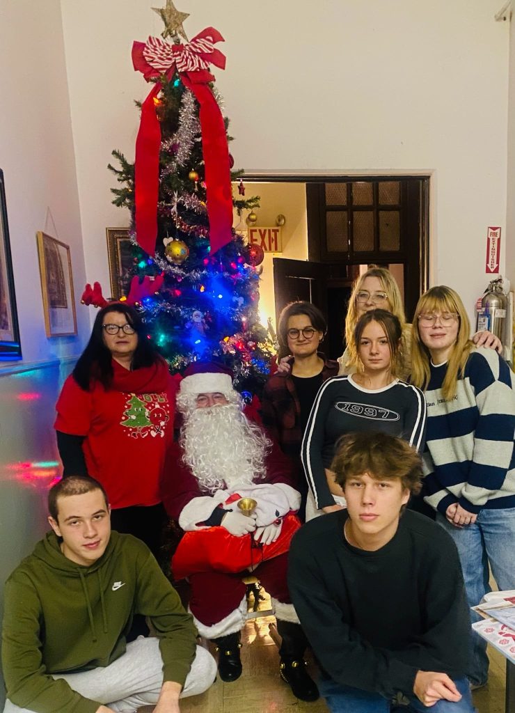 Św. Mikołaj zawitał w mury szkoły