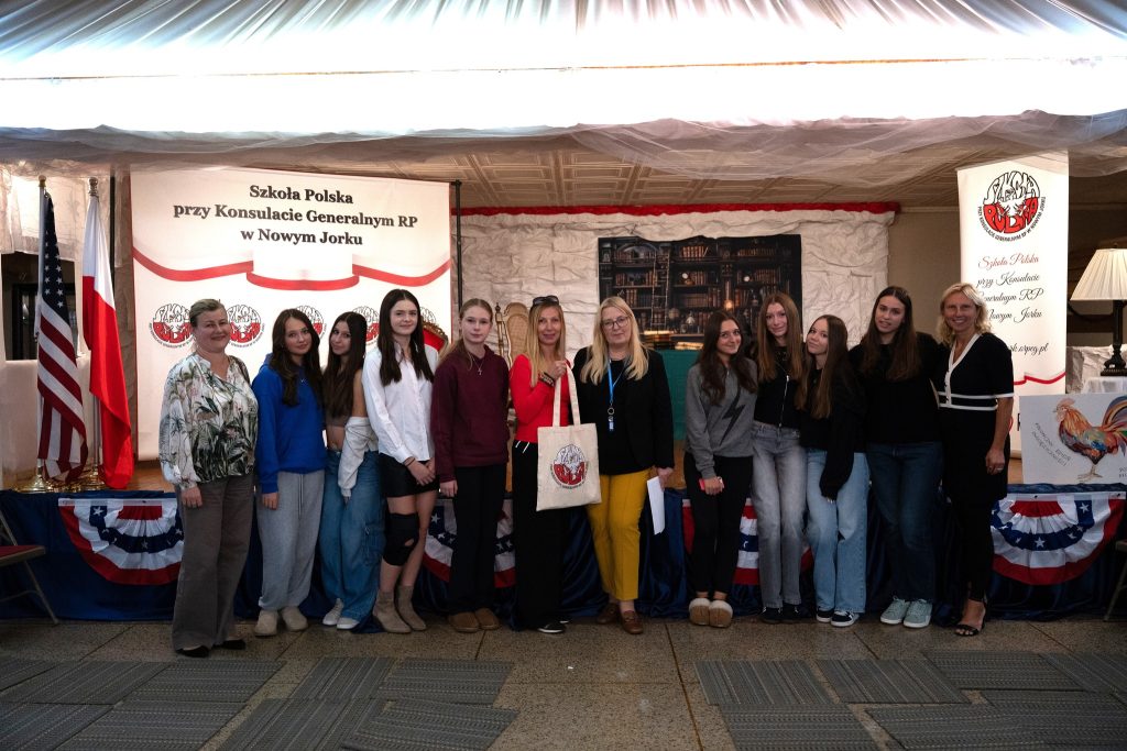 Świętowaliśmy Narodowy Dzień Czytania w naszej szkole oraz Dzień Dwujęzyczności.